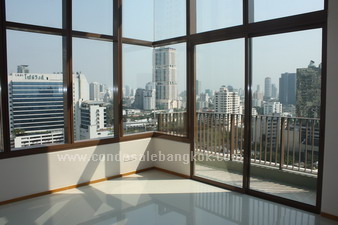 Condo for sale in Sukhumvit 24 Emporio Place 135 sq.m. 2 bedrooms 2 bathrooms. Duplex style. Good layout. Double volume windows and very bright! Sale with tanant, look for only serious buyer!