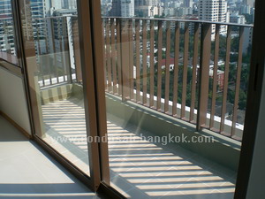 Condo for sale in Sukhumvit 24 Emporio Place 135 sq.m. 2 bedrooms 2 bathrooms. Duplex style. Good layout. Double volume windows and very bright! Sale with tanant, look for only serious buyer!