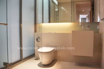 Condo for sale in Sukhumvit Bangkok. Exclusive Domus Condo. 102 sq.m. 2 bedrooms 2 bathrooms.