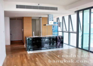 The Pano condo for sale Riverside in Bangkok Rama 3. Best layout, best unit, best price 133 sq.m. 2+1 bedrooms