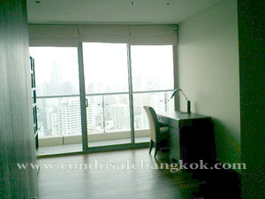 Luxury condo for sale in Sukhumvit Bangkok nearby Asok BTS. Luxury building and nice view 183 sq.m. 3 bedrooms. Very nice building.