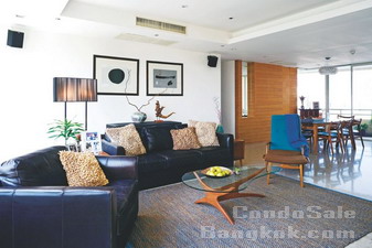 Condo for sale in Bangkok Thonglor area. Good residential zone. Convenient peaceful. 232 sq.m. 3 bedrooms 3 bathrooms with separated maid area. Tastefully furnished. Luxury building and private lift to your condo.