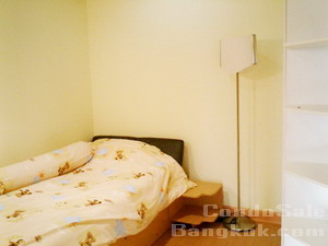 2 bedrooms 1 bathroom 60 sq.m. condo for sale near Emporium and Prompong BTS