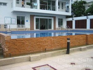 Condo for sale in Sukhumvit 77.  1 bedroom 56 sq.m. only 41Kbaht/sq.m. convenient location.