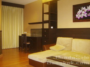 The Address Sukhmvit42 Boutique modern style in Lowrise and luxury building. Nicely furnished. 1 bedroom 45.60 sq.m.