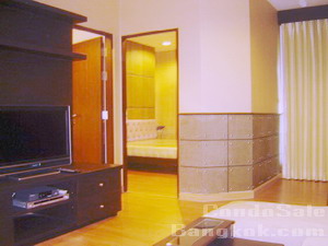 The Address Sukhmvit42 Boutique modern style in Lowrise and luxury building. Nicely furnished. 1 bedroom 45.60 sq.m.