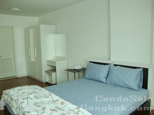 condo for sale in The Clover Thonglor 1 bedroom 44.90 sq.m. Fully furnished with kitchen, fridge, 
washing machine LCD TV, bathtub