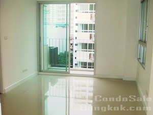 Condo for sale in Thonglor 1 bedroom 45 sq.m. Unfurnished. Good price high floor!