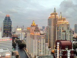 Very nice view condo for sale nearby Central Chidlom & Central World. 1 bedroom 1 bathroom 58 sq.m. Easy access to Chidlom BTS and expressway