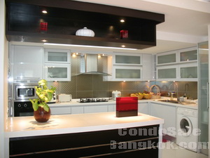 Condo for sale in Bangkok Sukhumvit 63 Ekamai4 near Big C Market 2 bedrooms 133.95 sq.m. 2 bedrooms 3 bathrooms. Tastefully decorated.