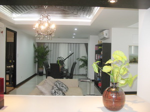 Condo for sale in Bangkok Sukhumvit 63 Ekamai4 near Big C Market 2 bedrooms 133.95 sq.m. 2 bedrooms 3 bathrooms. Tastefully decorated.