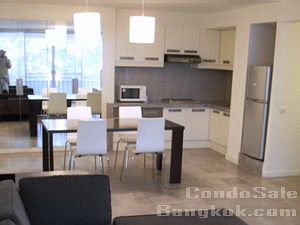 Condo for sale in Bangkok Sukhumvit 53 Cozy 1 bedroom 67 sq.m. in nice neighborhood. Walk to Thonglor BTS