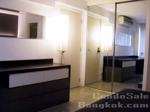 Condo for sale in Bangkok Sukhumvit 53 Cozy 1 bedroom 67 sq.m. in nice neighborhood. Walk to Thonglor BTS