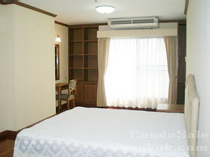 Condo for sale in Sukhumvit 11. comfortable 2 bedrooms 2 bathrooms 108 sq.m. Furnished
