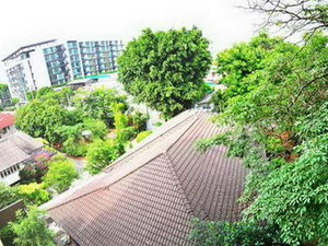 Condo for sale in Bangkok near Prakanong BTS. Lowrise style. Brandnew. 66 sq.m. 2 bedrooms