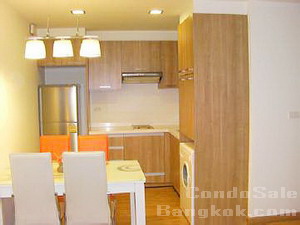 Cute 2 bedrooms for condo for sale for sale fully furnished. 62 sq.m. Easy access to Thonglor BTS