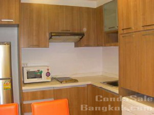 Cute 2 bedrooms for condo for sale for sale fully furnished. 62 sq.m. Easy access to Thonglor BTS