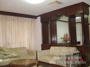 ขายคอนโดในสุขุมวิท 15 ใกล้โรงเรียนนานาชาติ 230 ตร.ม. 3 ห้องนอน ใกล้รถไฟฟ้า