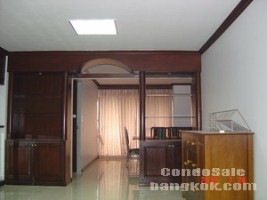 ขายคอนโดในสุขุมวิท 15 ใกล้โรงเรียนนานาชาติ 230 ตร.ม. 3 ห้องนอน ใกล้รถไฟฟ้า