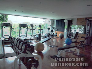 Condo for sale in Bangkok near Sathorn Road. Big one bedroom 74 sq.m. fully furnished
