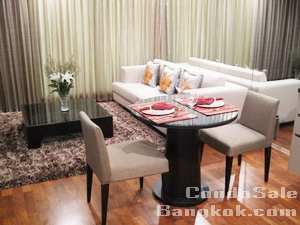 Condo for sale in Bangkok Sukhumvit 200 m to Nana BTS 1 bedroom 54.50 sq.m. Tastefully furnished