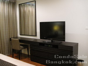 Condo for sale in Bangkok Sukhumvit 200 m to Nana BTS 1 bedroom 54.50 sq.m. Tastefully furnished