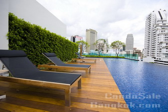 Condo for sale in Bangkok Sukhumvit 200 m to Nana BTS 1 bedroom 54.50 sq.m. Tastefully furnished