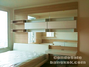 Condo for sale in Bangkok Empire Place Sathorn 100 sq.m. 2 bedrooms very bright. Fully furnished. Close to Chongnonsi BTS. Nice view