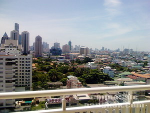 Condo for sale in Bangkok Empire Place Sathorn 100 sq.m. 2 bedrooms very bright. Fully furnished. Close to Chongnonsi BTS. Nice view