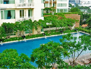 New condition low price but very high floor! Condo sale in Bangkok Sathorn 66.5 sq.m. 1 bedroom fully furnished. Sale with tenant.