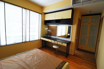 Tasetefully furnished brandnew condo for sale in Emporio Place Sukhumvit 24 Bangkok. 108 sq.m. 2 bedrooms.