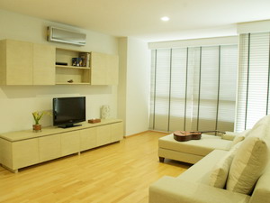 Brandnew Fully furnished Condo for sale nearby Ekamai BTS 2 bedrooms 85.75 sq.m. Comfortable and peaceful.