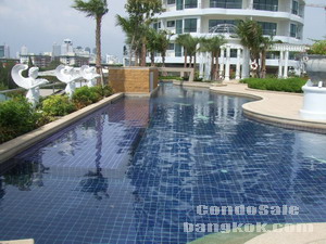 1 bedroom penthouse for sale in Supalai Casa Riva 88 sq.m. Furnished. River view.