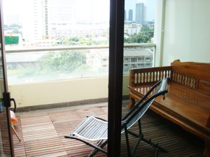 Condo for sale in Baan Chaopraya Riverside 96 sq.m. 2 bedrooms 2 bathrooms Partly furnished