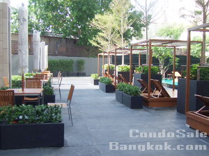 The Emporio Place, one bedroom unfurnished for sale on Sukhumvit 24, near Emporium, size: 65 sq.m., High floor. Must see.