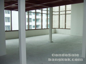 Bared Shell Brandnew condo for sale in Sukhumvit 24 The Emporio Place 145.27 sq.m.