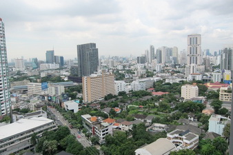 The Quattro Thonglor, 1 bedroom, size: 54.5 sq.m., High floor, facing south for sale.  SALE AT COST and lower than current project price. Ready to visit now!