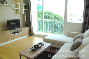 Nicely furnished condo for sale in Sukhumvit 23 Wind condo 53.55 sq.m 1 bedroom Greenery view. 700 m. to Sukhumvit BTS & MRT