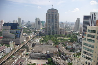 Penthouse condo for sale in Bangkok Sukhumvit 20. Size: 550 sq.m., 4 bedrooms, fully furnished. Walk to Asok BTS and Sukhumvit MRT.