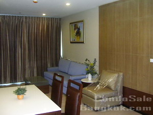 Brand New 39 by Sansiri  condo for sale on Sukhumvit 39 in Bangkok  Just opposite to Emporium and a few steps to Prompong BTS.