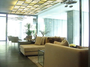 Brand New 39 by Sansiri  condo for sale on Sukhumvit 39 in Bangkok  Just opposite to Emporium and a few steps to Prompong BTS.
