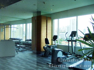 Brand New 39 by Sansiri  condo for sale on Sukhumvit 39 in Bangkok  Just opposite to Emporium and a few steps to Prompong BTS.
