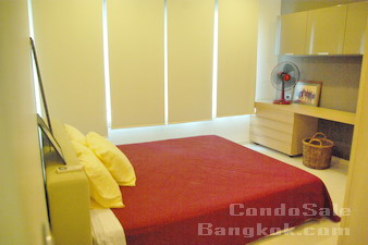 Condo for sale in Yenarkard area. Expat Moving! Sale@Loss!!!! 2 bedrooms corner unit 71 sq.m. Upgrade furnished.