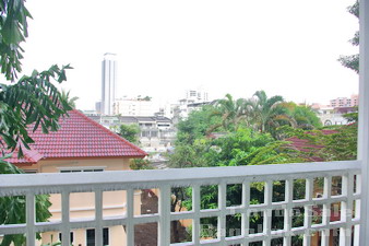 Condo for sale in Yenarkard area. Expat Moving! Sale@Loss!!!! 2 bedrooms corner unit 71 sq.m. Upgrade furnished.