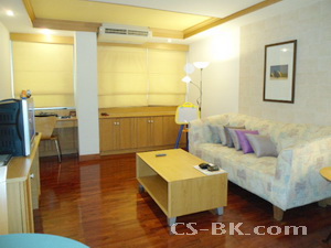 Relocation & Need to sell. Best location in town. 52 sq.m. One bedroom condo for sale Sathorn-Silom area near Bangkok Bank HQ. A few minutes walk to Chongnonsee BTS. Tasetefully furnished.