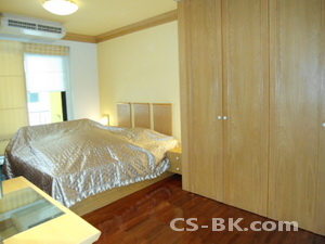 Relocation & Need to sell. Best location in town. 52 sq.m. One bedroom condo for sale Sathorn-Silom area near Bangkok Bank HQ. A few minutes walk to Chongnonsee BTS. Tasetefully furnished.