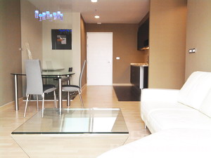 Brand New condo for sale on Sukhumvit 5 9. Fully furnished, high floor, close to Thonglor BTS.