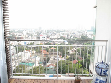Tastefully furnished one bedoom 70 sq.m. for sale on Sathorn. Modern Thai style in luxury compound. Full facilities as five stars hotel.