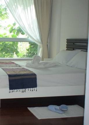 CHEAP & GOOD DEAL Condo for sale with tenant in 49 Plus 2. Fully furnished 81 sq.m. 2 bedrooms 2 bathrooms. Nice residential area. 8% yield of return