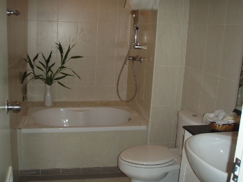 CHEAP & GOOD DEAL Condo for sale with tenant in 49 Plus 2. Fully furnished 81 sq.m. 2 bedrooms 2 bathrooms. Nice residential area. 8% yield of return